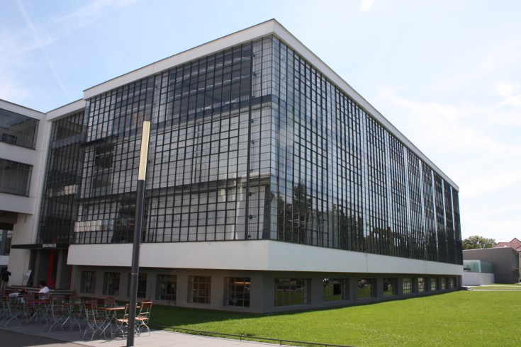 Bauhaus Dessau instruction block