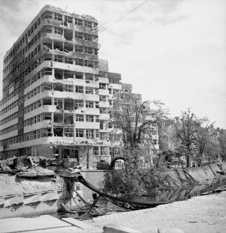 Shell Haus IWM collection