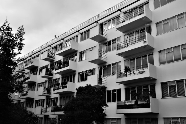 pullman-court-exterior-6