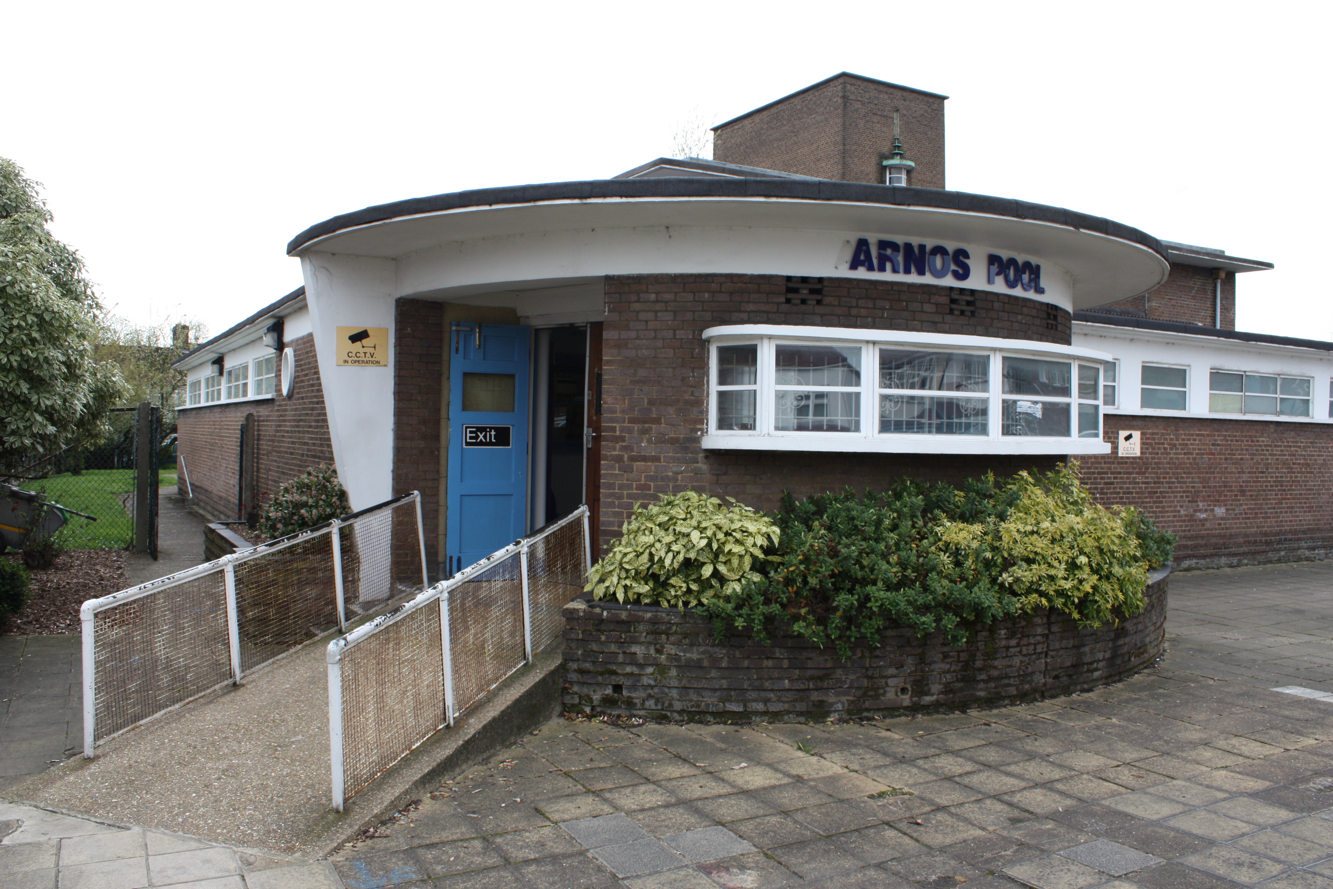 Arnos Pool entrance detail